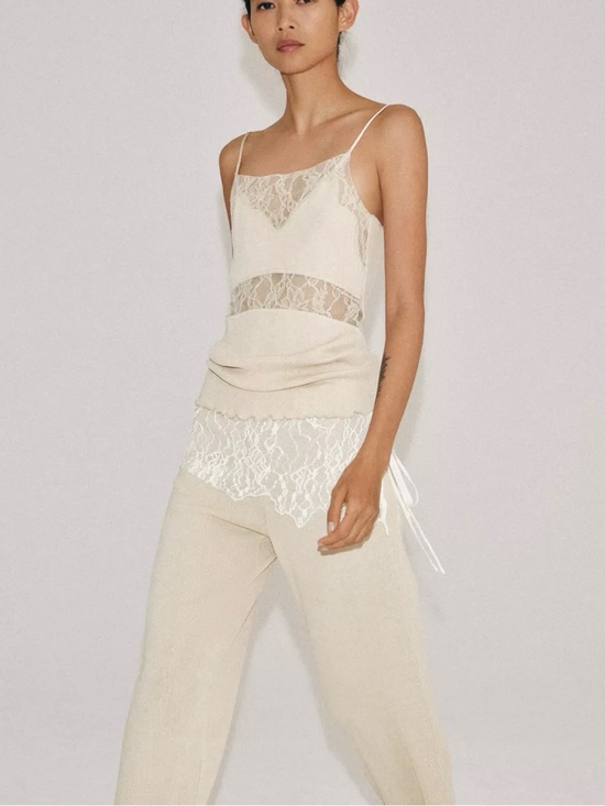 Zara Tops - NWT ZARA SEAMLESS LACE TOP